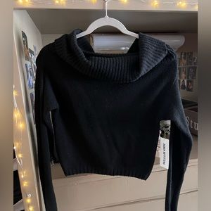Urban Outfitters Silence + Noise Claudia Off-The-
Shoulder Sweater
